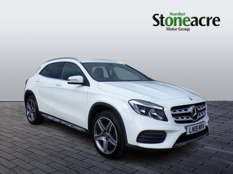 Used Mercedes GLA200 AMG line 156 HP (114 kW) 2019 White SUV