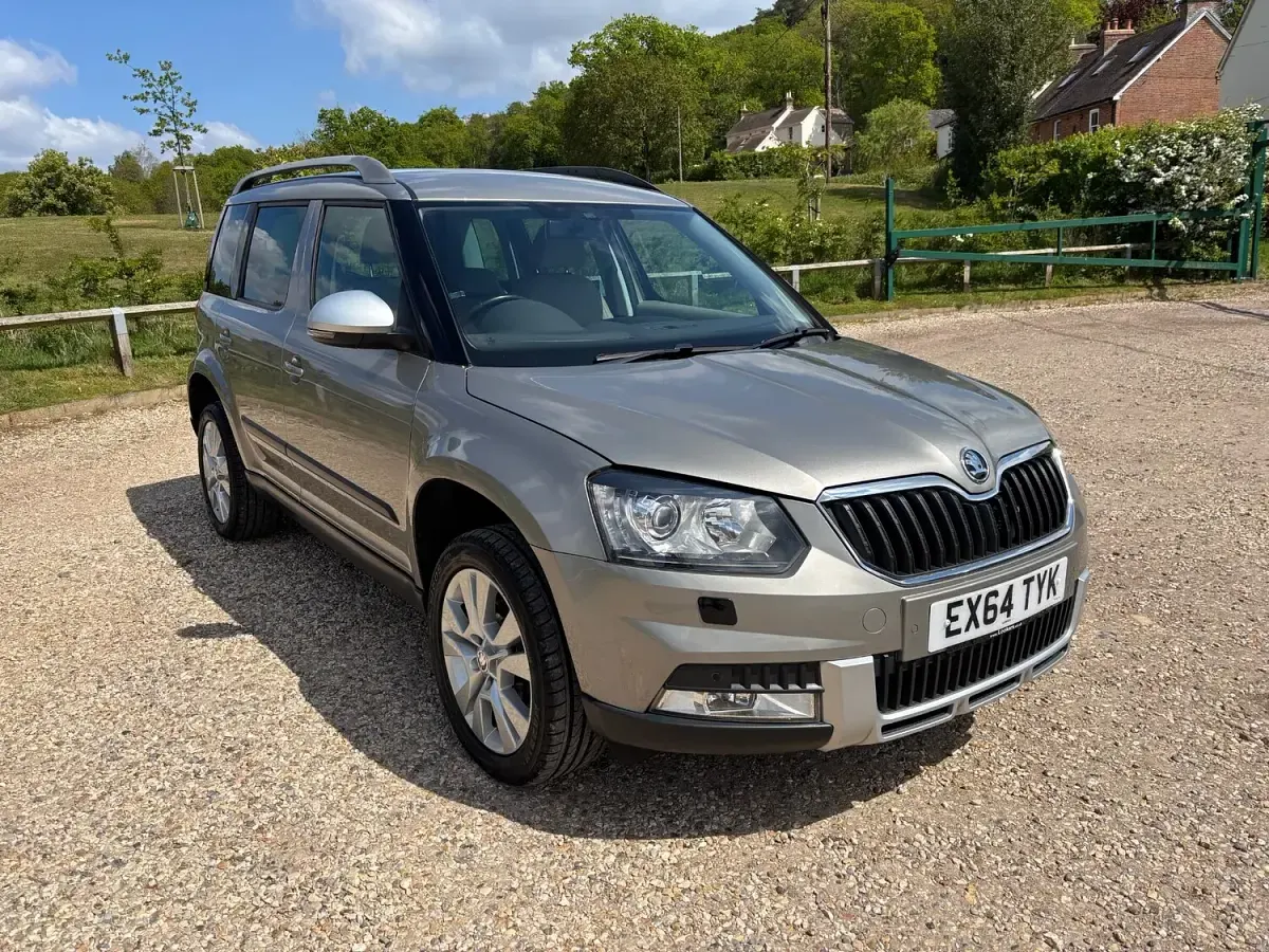 Used Skoda Yeti Elegance 105 HP (77 kW) 2014 Beige SUV