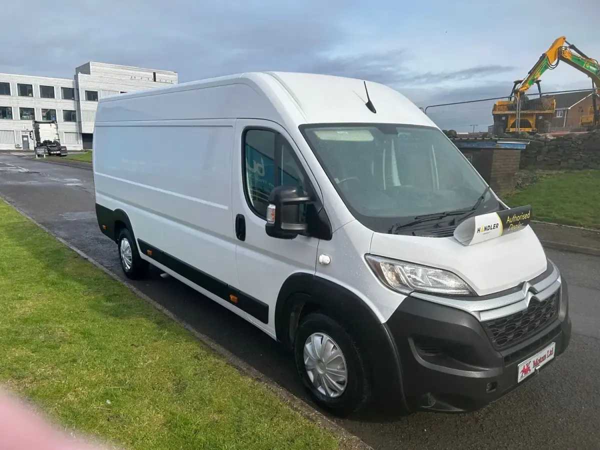 Usado Citroën Relay 140 HP (102 kW) 2022 Branco Van