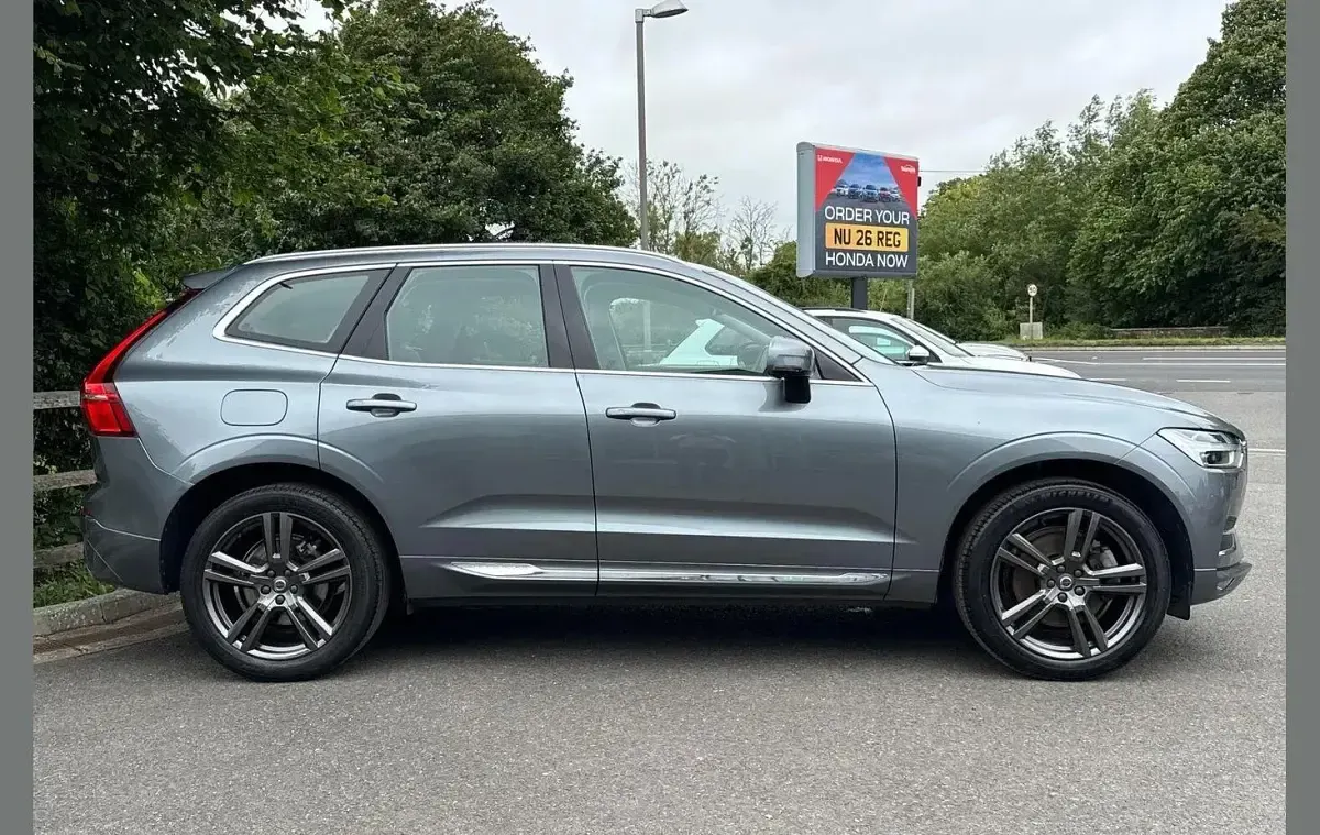 Used Volvo XC60 Inscription 247 HP (181 kW) 2020 Grey SUV