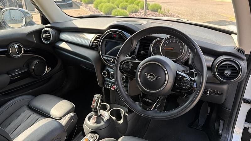 Used Mini Cooper S Exclusive 192 HP (141 kW) 2019 Silver Hatchback