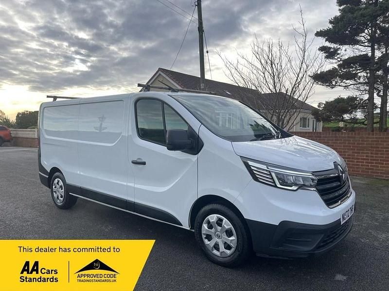 White Used 2022 Renault Trafic Business Van | £10,995 (Super price) - Image 1/4