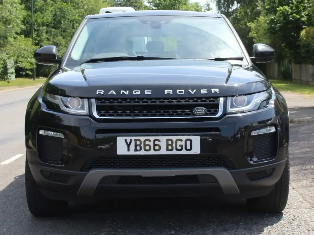 Used Land Rover Range Rover evoque SE 180 HP (132 kW) 2017 Black Estate