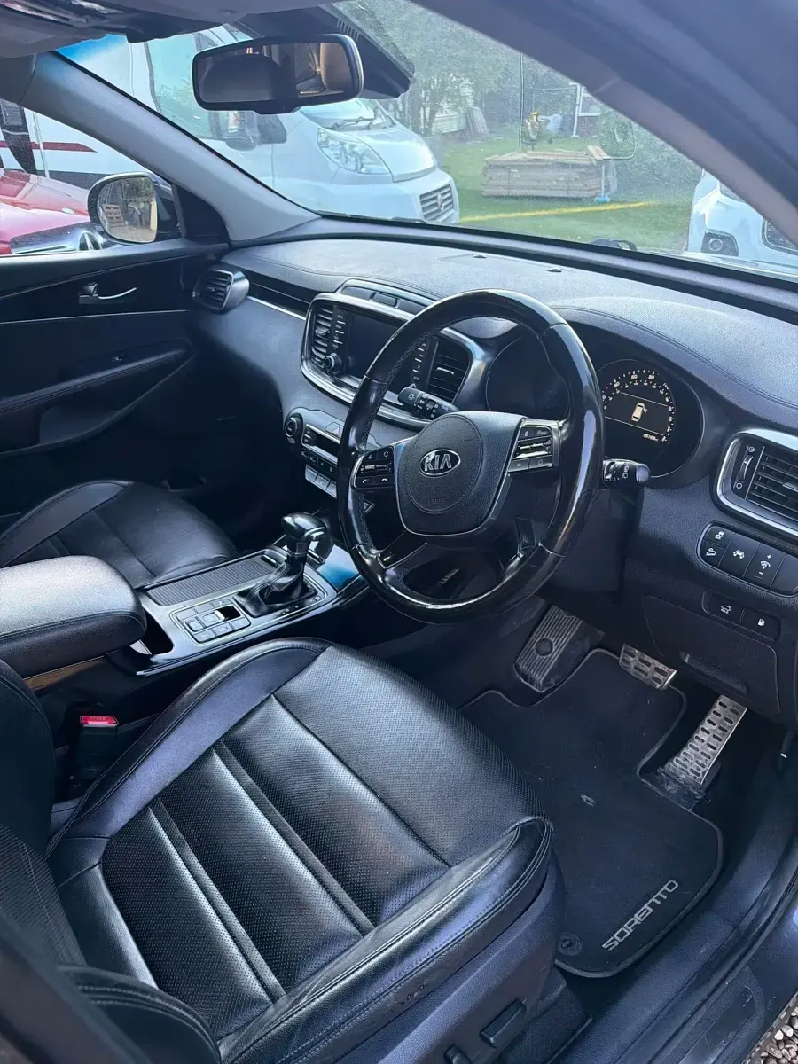 Used Kia Sorento 200 HP (147 kW) 2018 Grey SUV