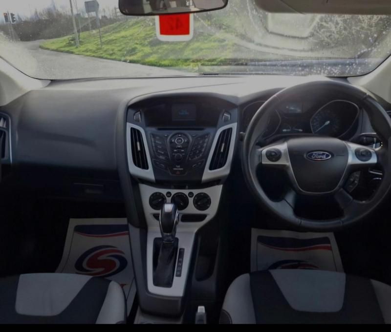 Używany Ford Focus Titanium 2012 Srebrny Kombi