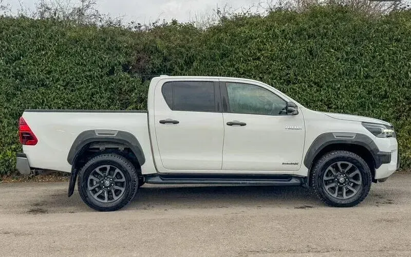 Used Toyota HiLux 204 HP (150 kW) 2024 Pickup