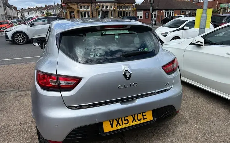 Begagnad Renault Clio IV Dynamique 90 HK (66 kW) 2015 Silver Halvkombi