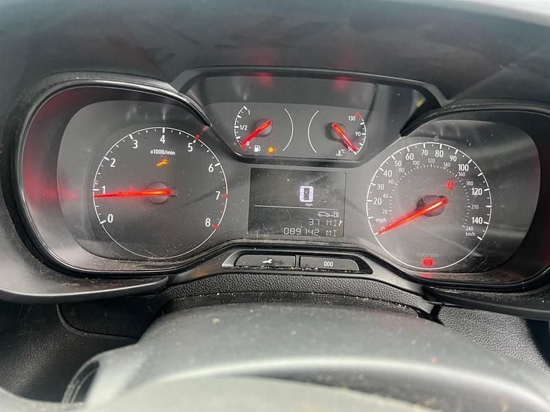 Used Vauxhall Combo Edition 100 HP (73 kW) 2021 Grey MPV