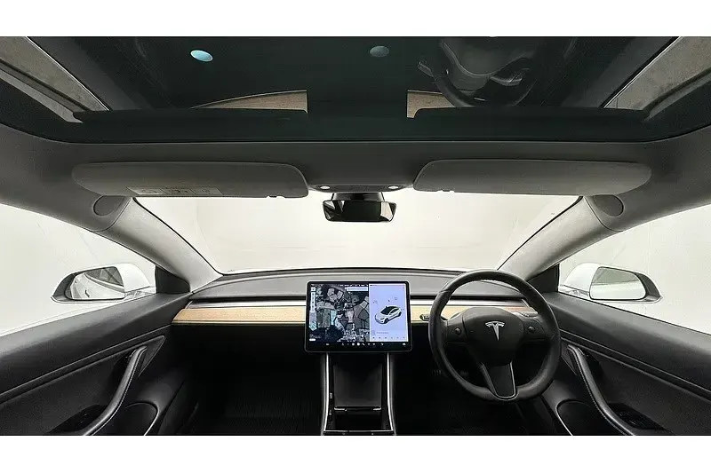 Usado Tesla Model 3 Standard Range 239 kW (325 HP) 2020 Branco Sedan