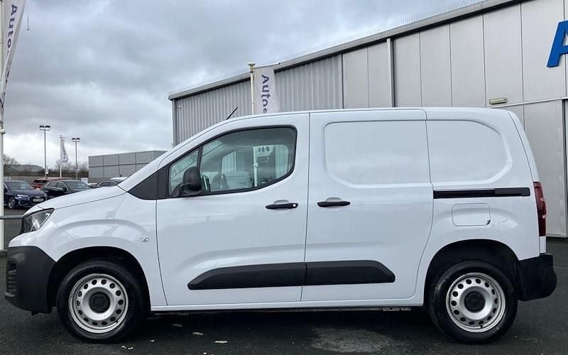 Used Peugeot Partner Premium 102 HP (75 kW) 2023 MPV