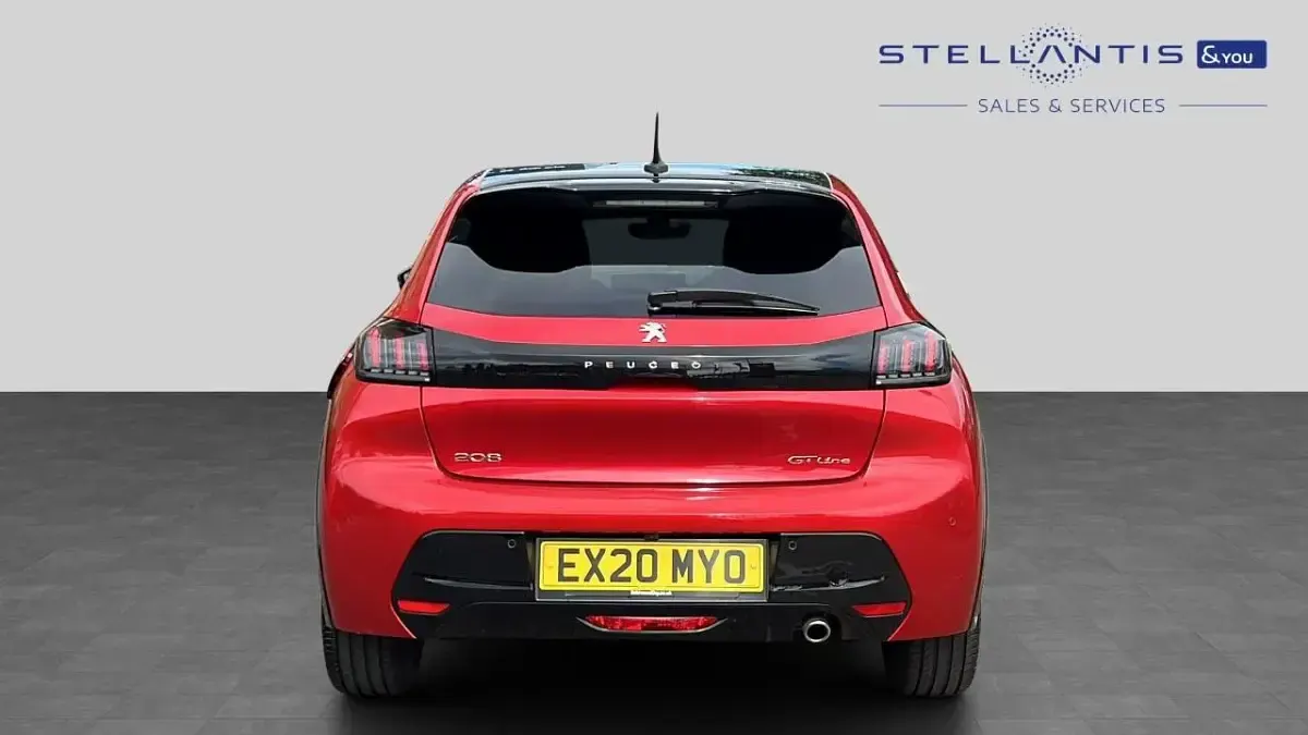 Used Peugeot 208 GT-line 99 HP (72 kW) 2020 Red Hatchback