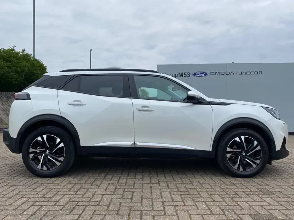 Begagnad Peugeot 2008 Allure Premium 2020 Vit SUV