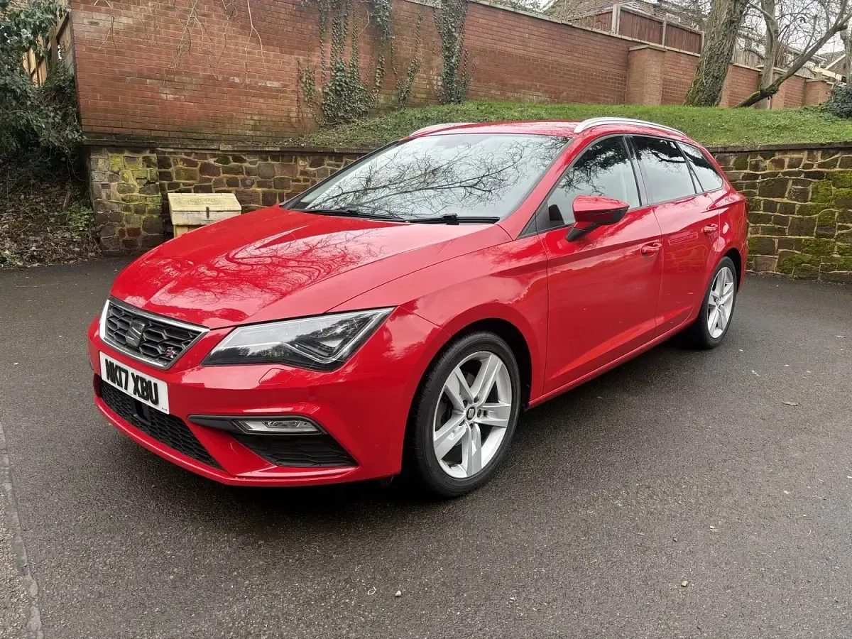 Used Seat Leon FR 150 HP (110 kW) 2017 Red Estate
