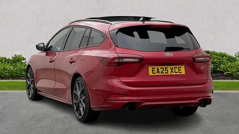 Używany Ford Focus ST 280 KM (205 kW) 2025 Czerwony Kombi
