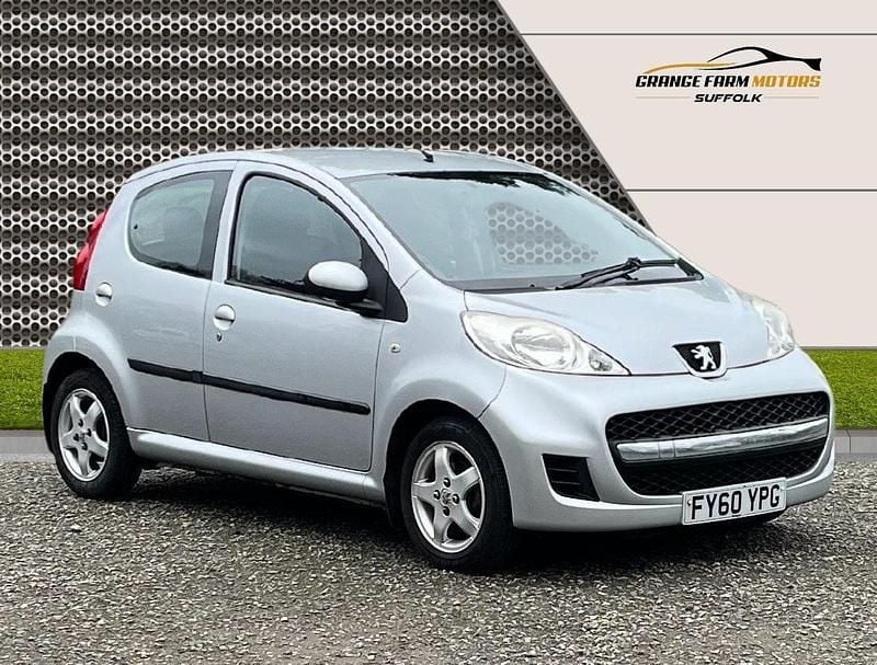 Used Peugeot 107 Allure 68 HP (50 kW) 2010 Silver Hatchback