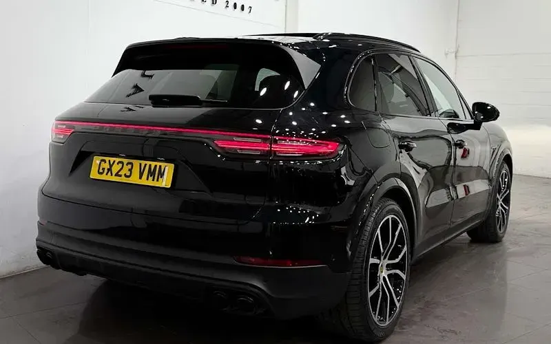 Used Porsche Cayenne Platinum Edition 462 HP (339 kW) 2022 SUV