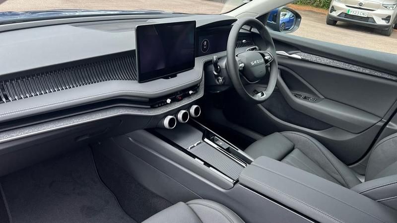 Used Skoda Superb SE L 150 HP (110 kW) 2025 Cobalt blue metallic Hatchback