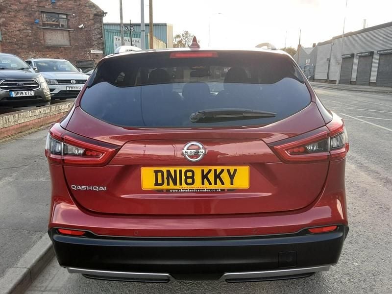 Used Nissan Qashqai N-Connecta 2018 Red SUV
