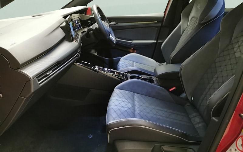 Used VW Golf VIII R-line 150 HP (110 kW) 2023 Red Estate