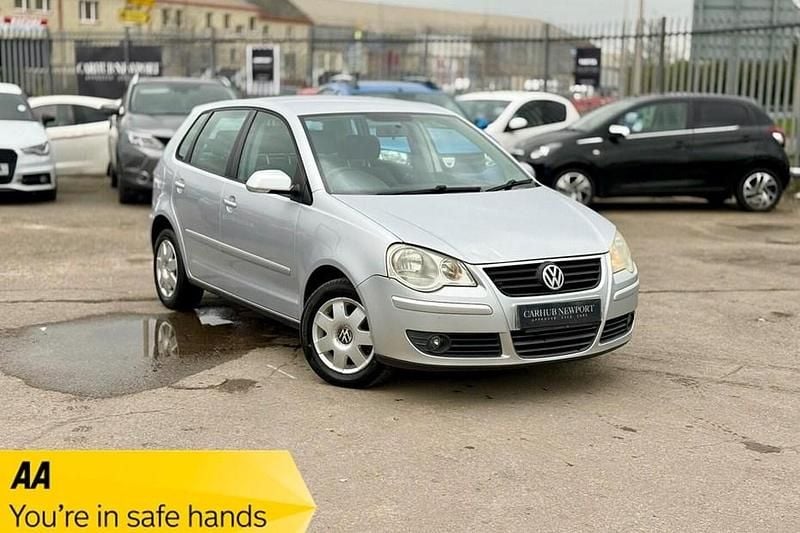 Used VW Polo S 75 HP (55 kW) 2005 Silver Hatchback