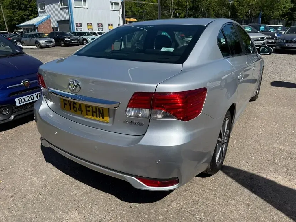 Used Toyota Avensis Business Edition 147 HP (108 kW) 2014 Silver Sedan