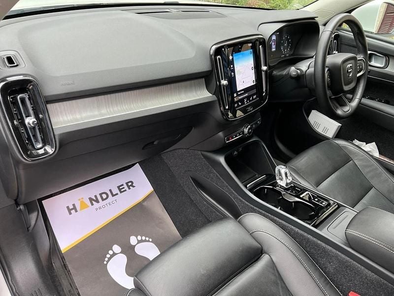 Used Volvo XC40 Inscription 2021 White SUV