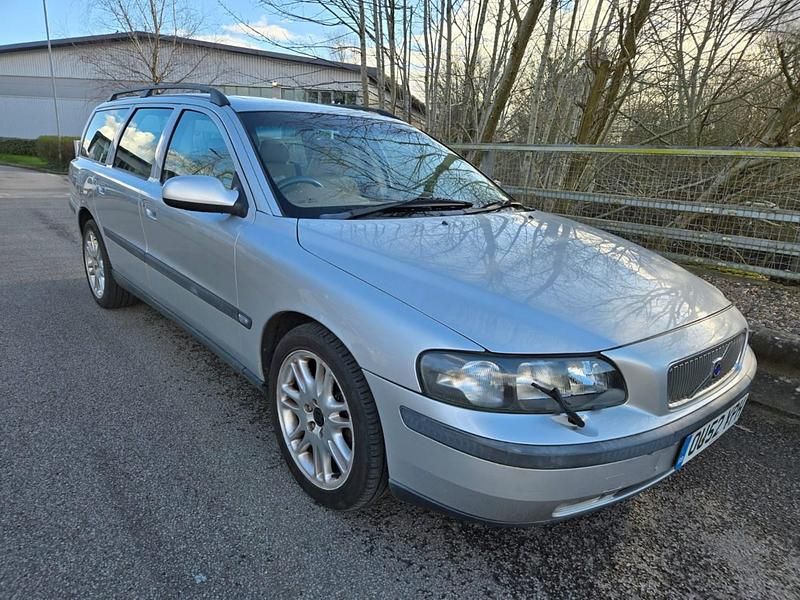 Second-hand Volvo V70 170 CP (125 kW) 2002 Argintiu Break