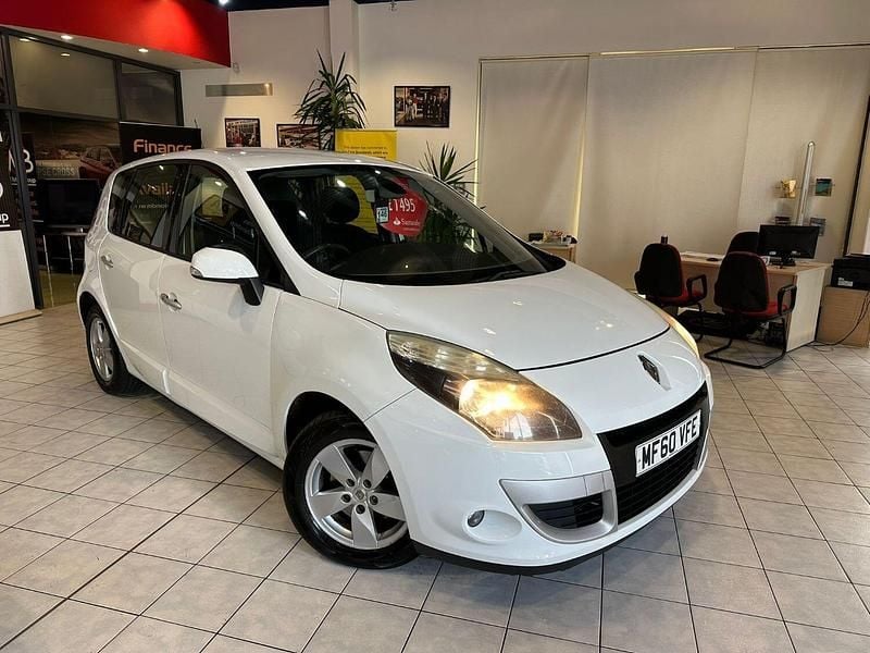 White Used 2010 Renault Scénic III Dynamique MPV | £1,294 (Good price) - Image 1/4