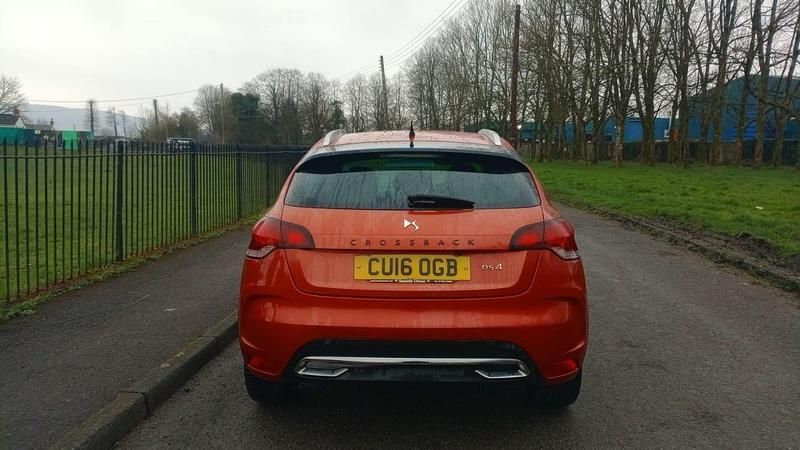 Used DS Automobiles DS4 120 HP (88 kW) 2016 Orange Hatchback