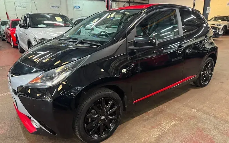 Used Toyota Aygo x-press 69 HP (50 kW) 2017 Black Hatchback