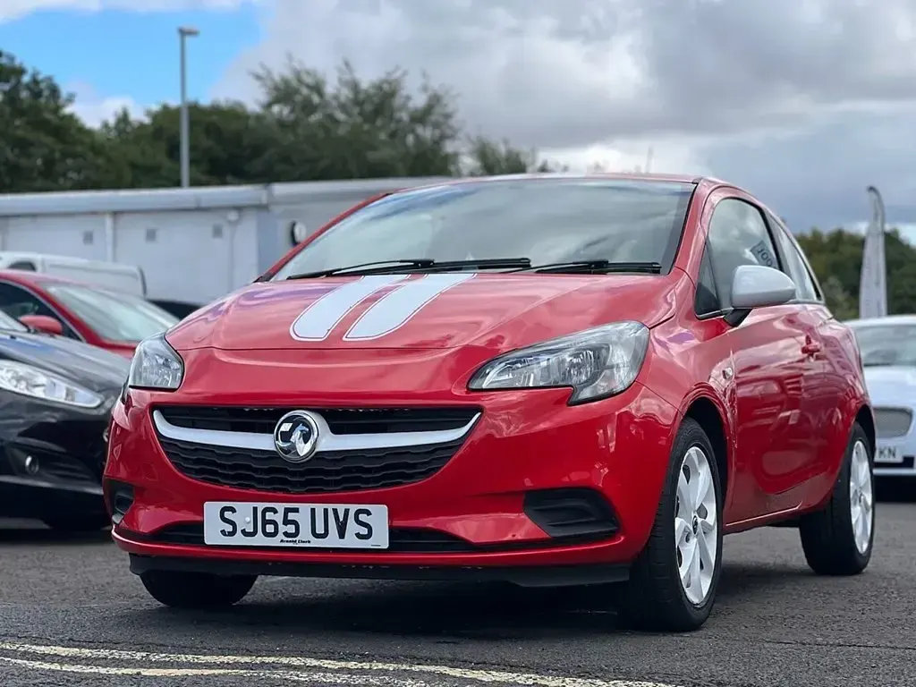 Used Vauxhall Corsa 89 HP (65 kW) 2015 Red Hatchback