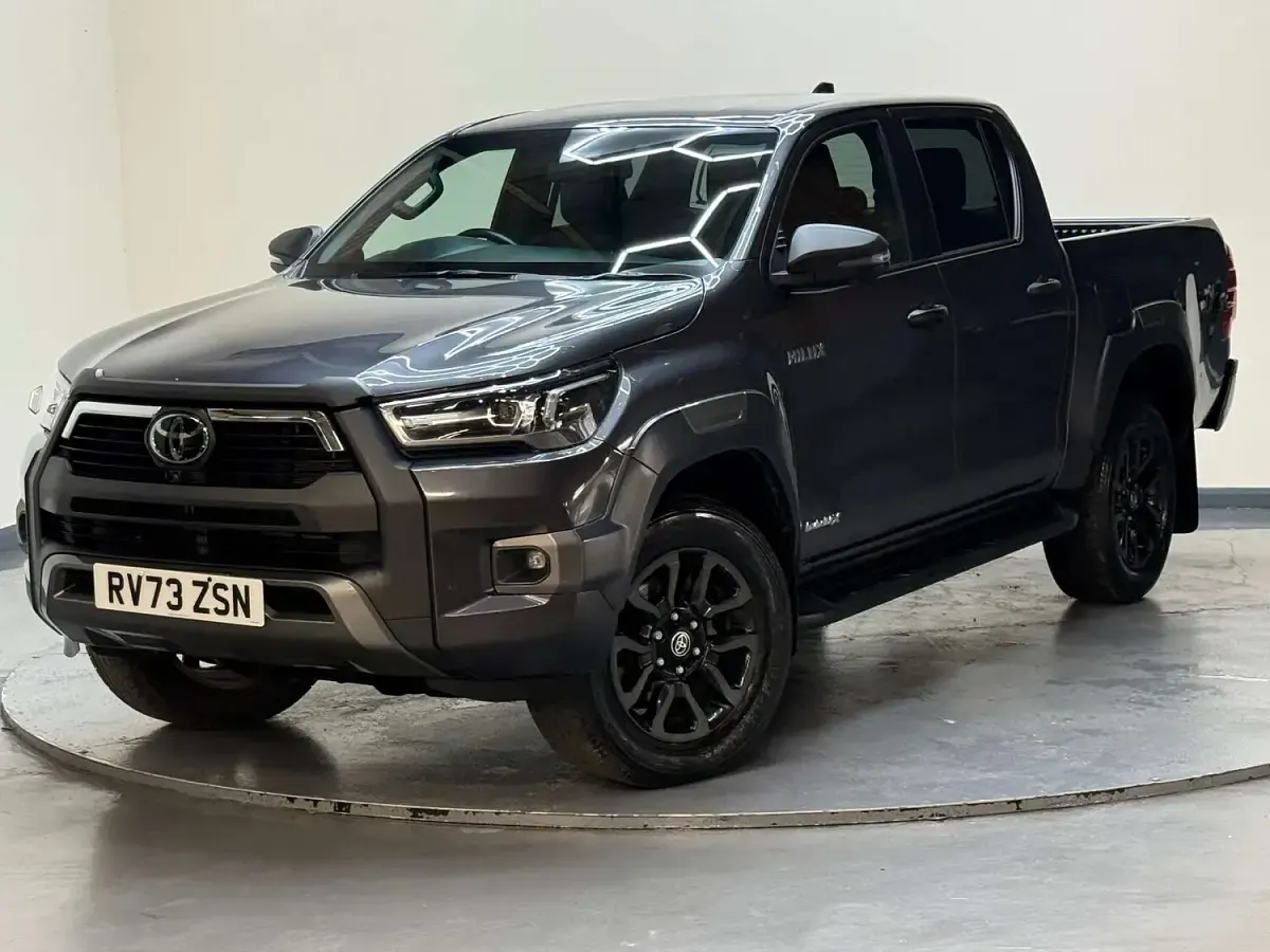 Used Toyota HiLux Luxury 204 HP (150 kW) 2023 Grey Pickup