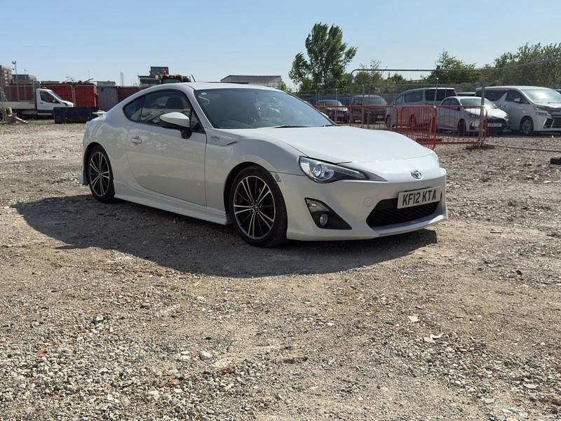 Used Toyota GT86 GT 200 HP (147 kW) 2012 White Coupe
