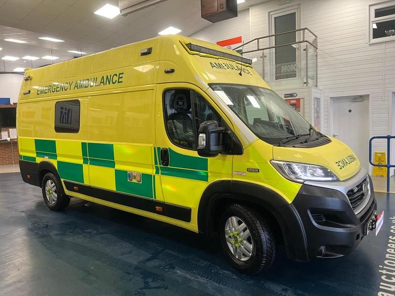 Usado Fiat Ducato 176 HP (129 kW) 2020 Amarelo Van