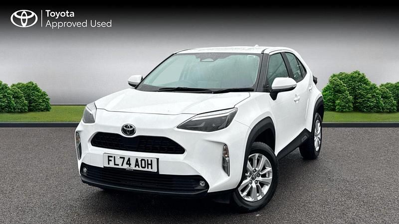 Used Toyota Yaris Hybrid 116 HP (85 kW) 2024 Pure white