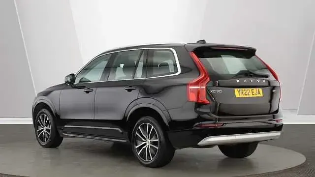 Used Volvo XC90 Momentum 235 HP (172 kW) 2022 SUV