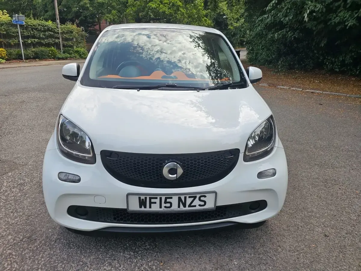 Used Smart ForFour Passion 71 HP (52 kW) 2015 White Hatchback