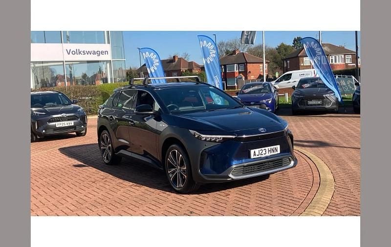 Used Toyota bZ4X 160 kW (218 HP) 2023 Blue SUV