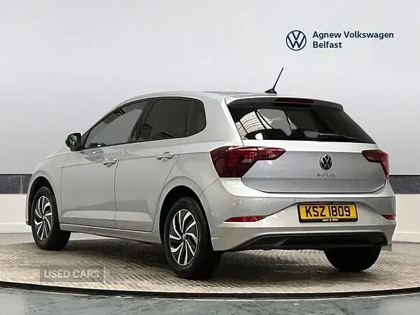 Used VW Polo Life 95 HP (69 kW) 2024 Silver Hatchback