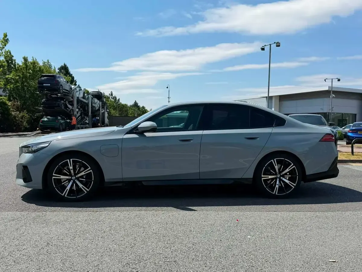 Used BMW 530e M Sport 295 HP (216 kW) 2026 Grey Sedan
