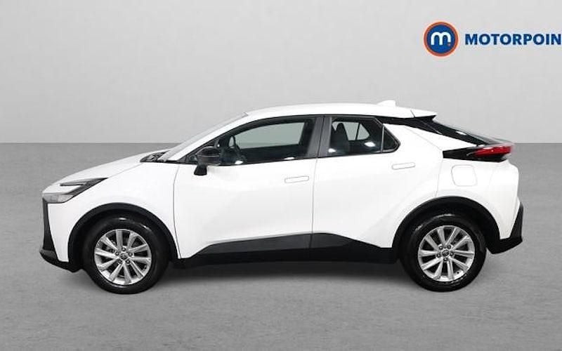 Used Toyota C-HR 140 HP (102 kW) 2026 SUV