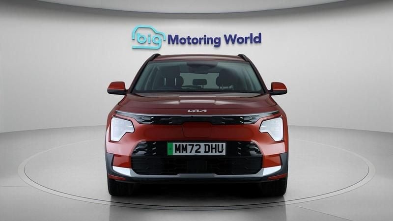 Used Kia e-Niro 147 kW (201 HP) 2023 Orange SUV