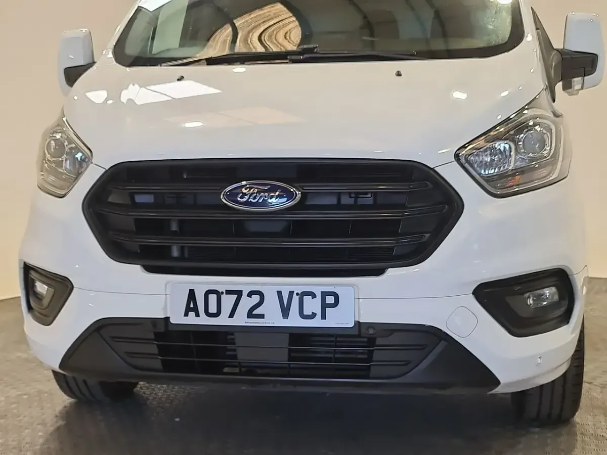 Used Ford Transit Custom Trend 105 HP (77 kW) 2023 White Van