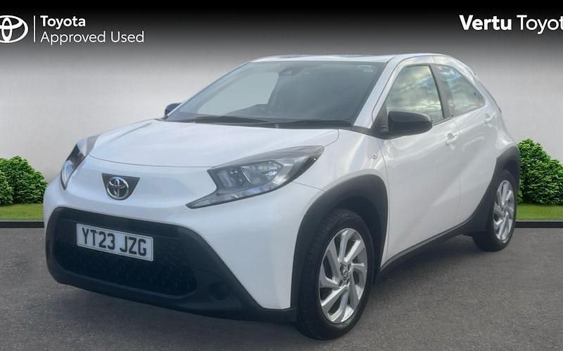 Used Toyota Aygo X PURE 72 HP (52 kW) 2025 SUV