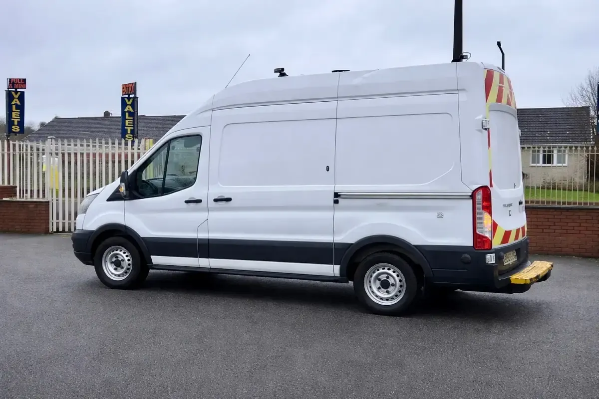 Begagnad Ford Transit 130 HK (95 kW) 2018 Vit Van