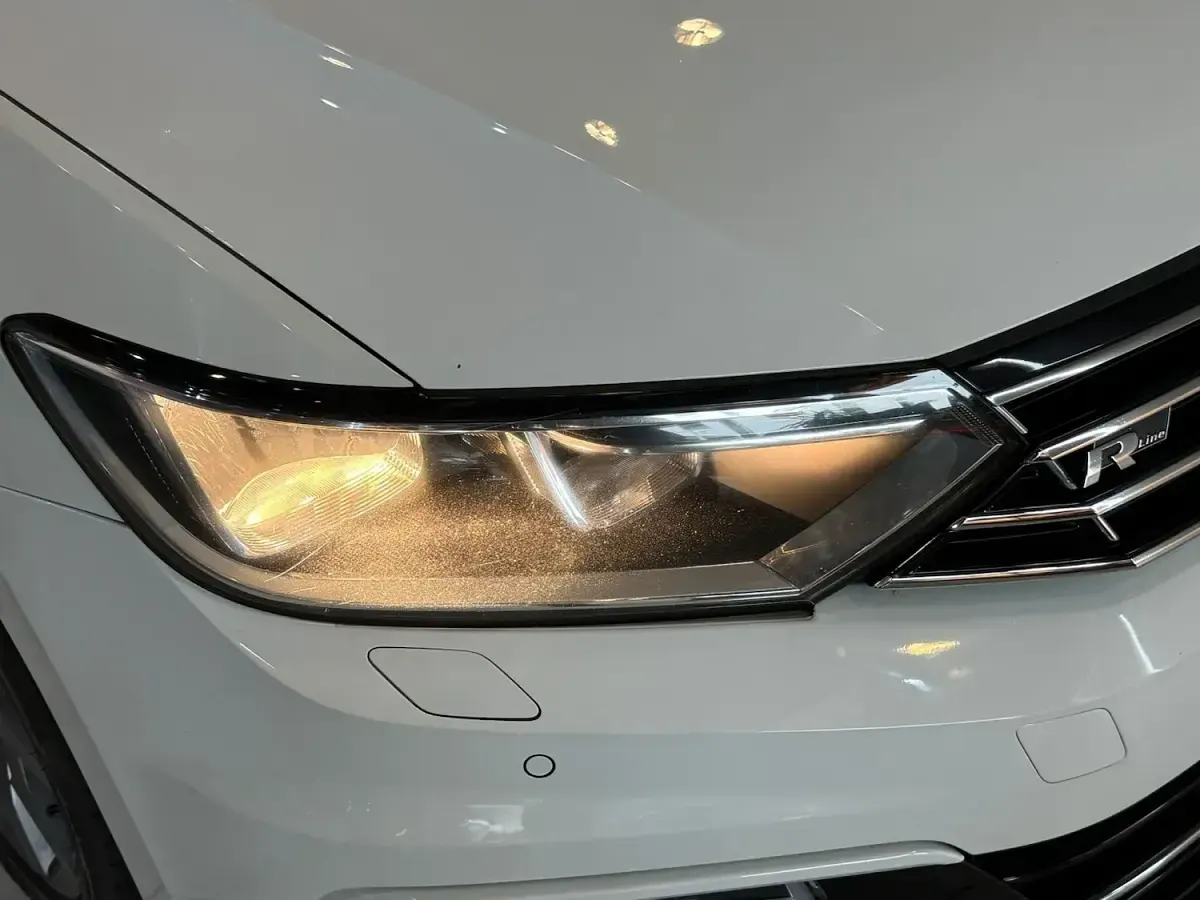 Used VW Passat R-line 2016 White Sedan