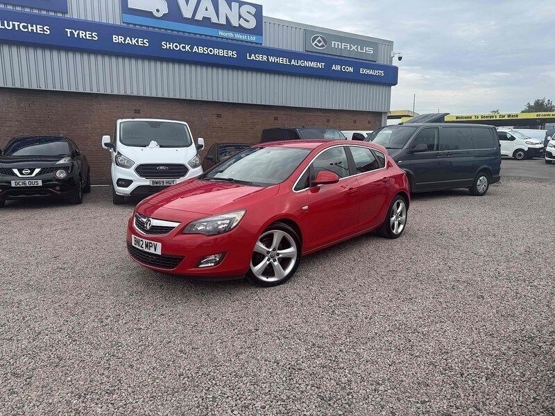 Red Used 2012 Vauxhall Astra SRi Hatchback | £3,112 (Good price) - Image 1/4