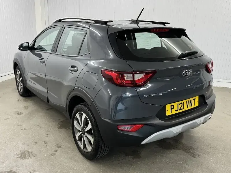 Usado Kia Stonic 2021 Gris SUV