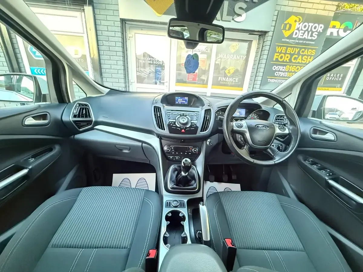Used Ford C-MAX Titanium 115 HP (84 kW) 2015 White MPV