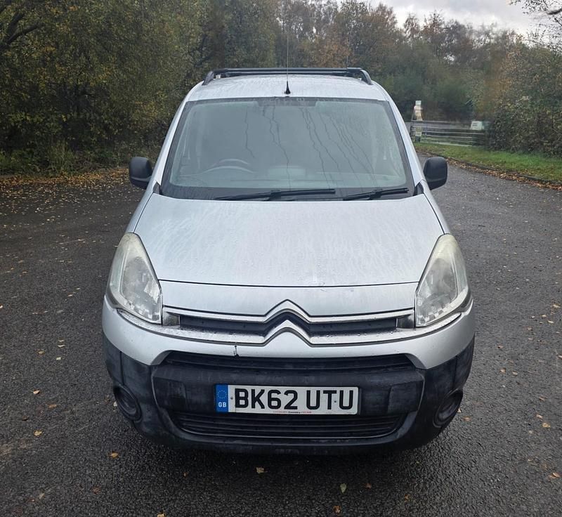 Usado Citroën Berlingo 75 HP (55 kW) 2012 Prateado Monovolume
